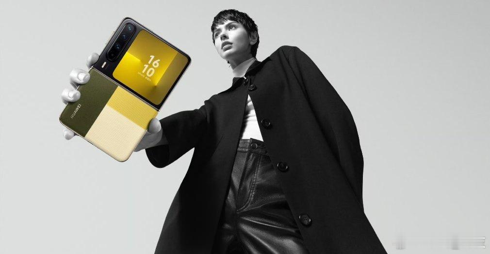 华为大阔折设计图曝光新一代扩折叠更大更阔，外屏约5.3英寸，内屏约7.5英寸。