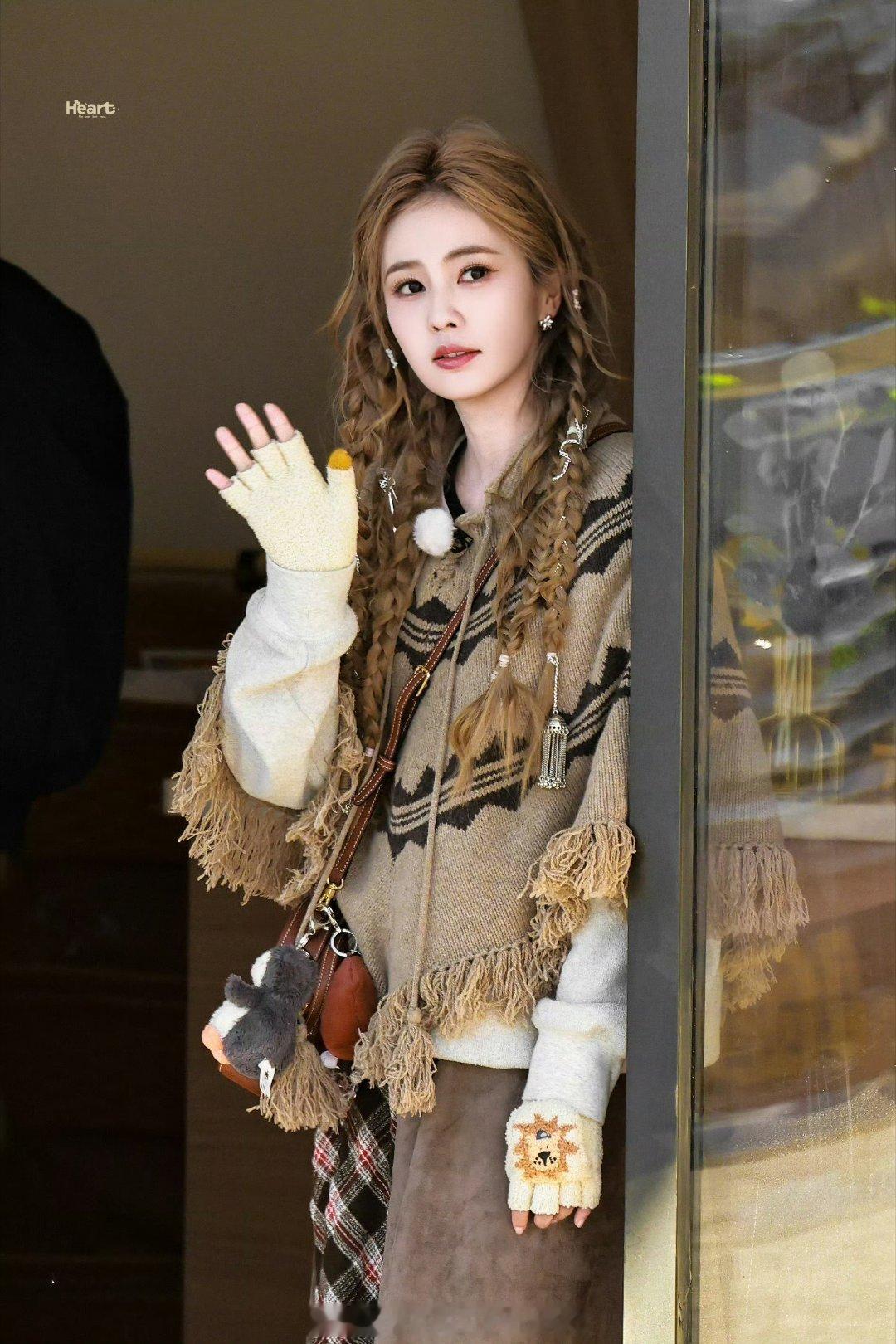 白鹿奔跑吧造型，金色麻花辫，异域公主既视感！！