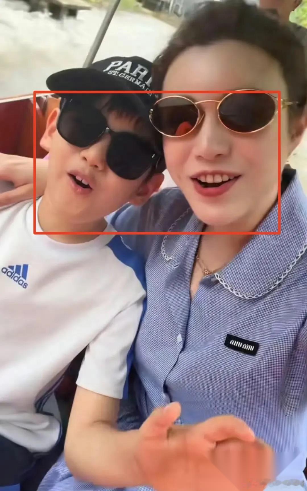 陈晓估计很高兴，这次不是要和前妻陈妍希复婚了，而是小星星和陈妍希越来越像冲上了