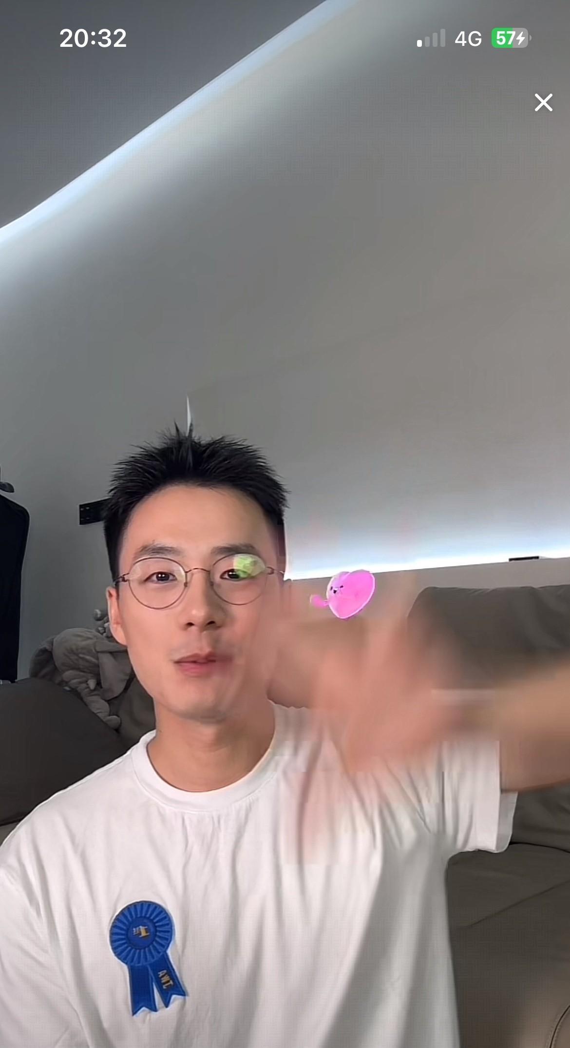 东方甄选第二个独立的主播顿顿终于又见了！只不过，他离开了自己出名的北京来到了