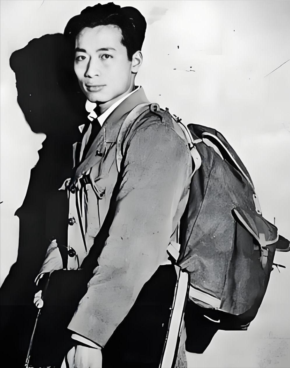 1935年，希特勒清空了办公室所有人，只为等待一个中国男人。过了很久，一个瘦弱的