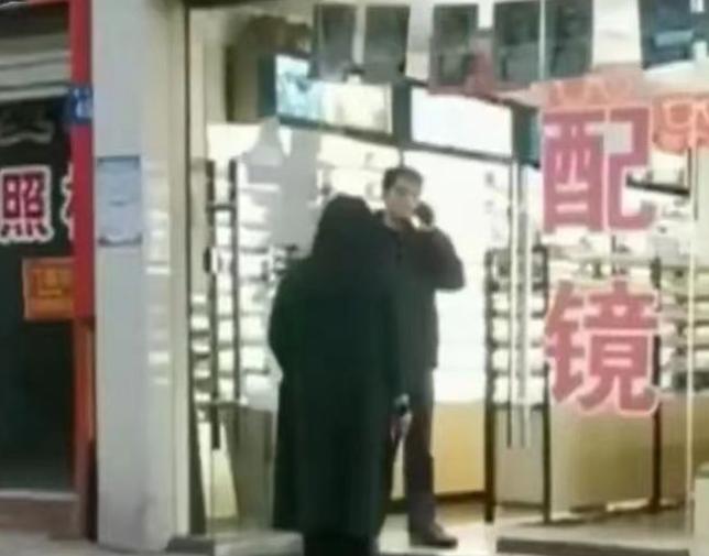 白嫖上瘾了！2023年长沙，女房东看租客性格好拿捏，连年往上抬房租。男子为维持