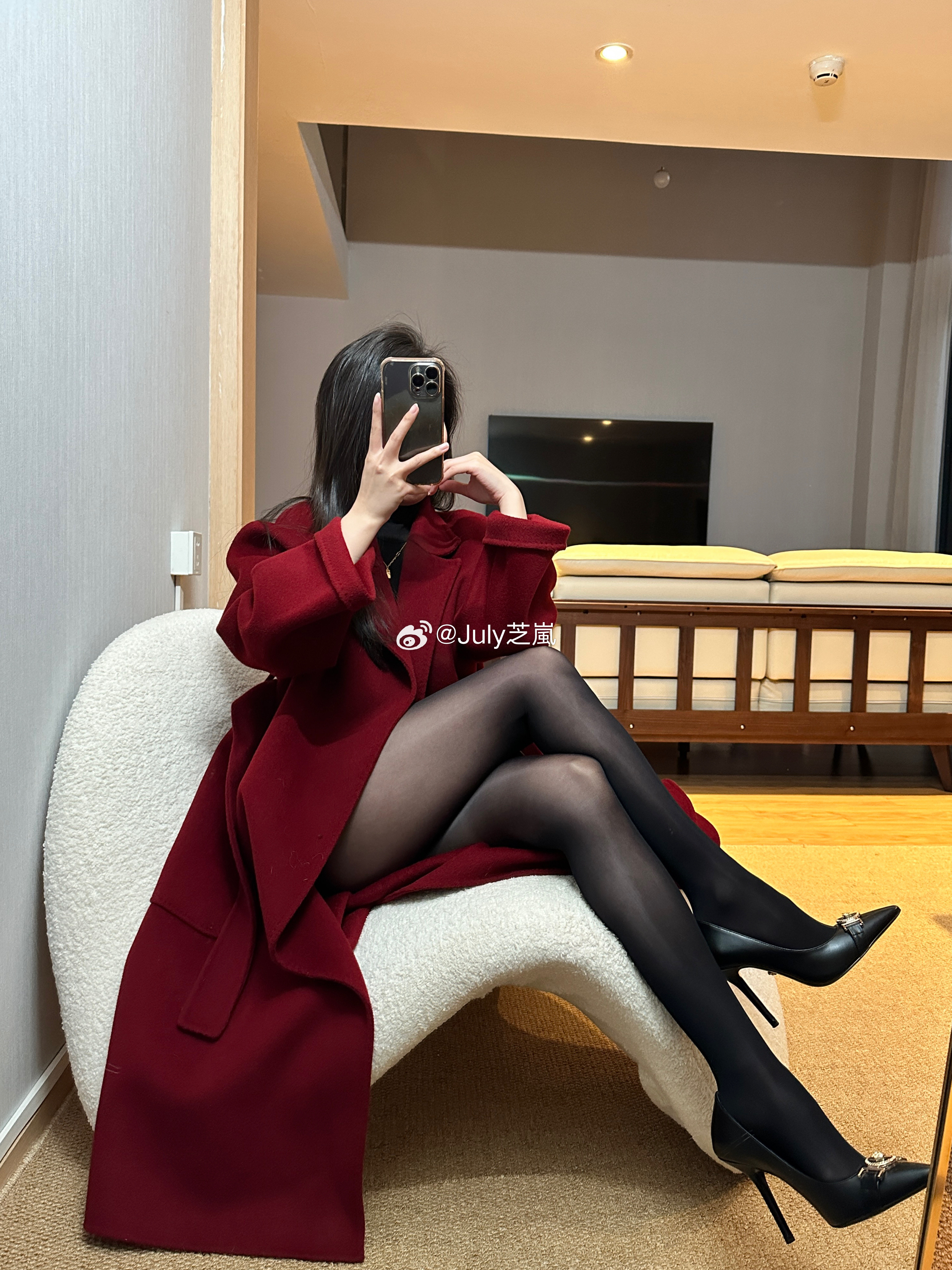 黑配红yyds~涞觅润丝