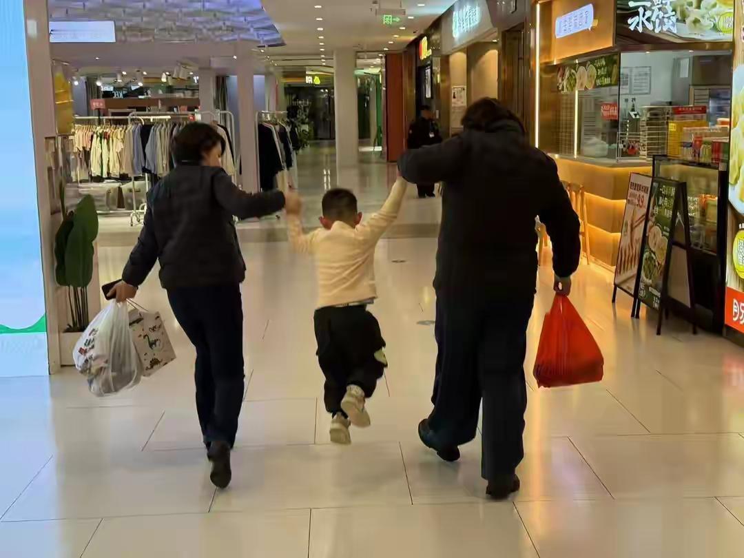 失去父亲后，一名试管婴儿的两场胜仗命运最残忍的玩笑，往往开在最满怀希望的时