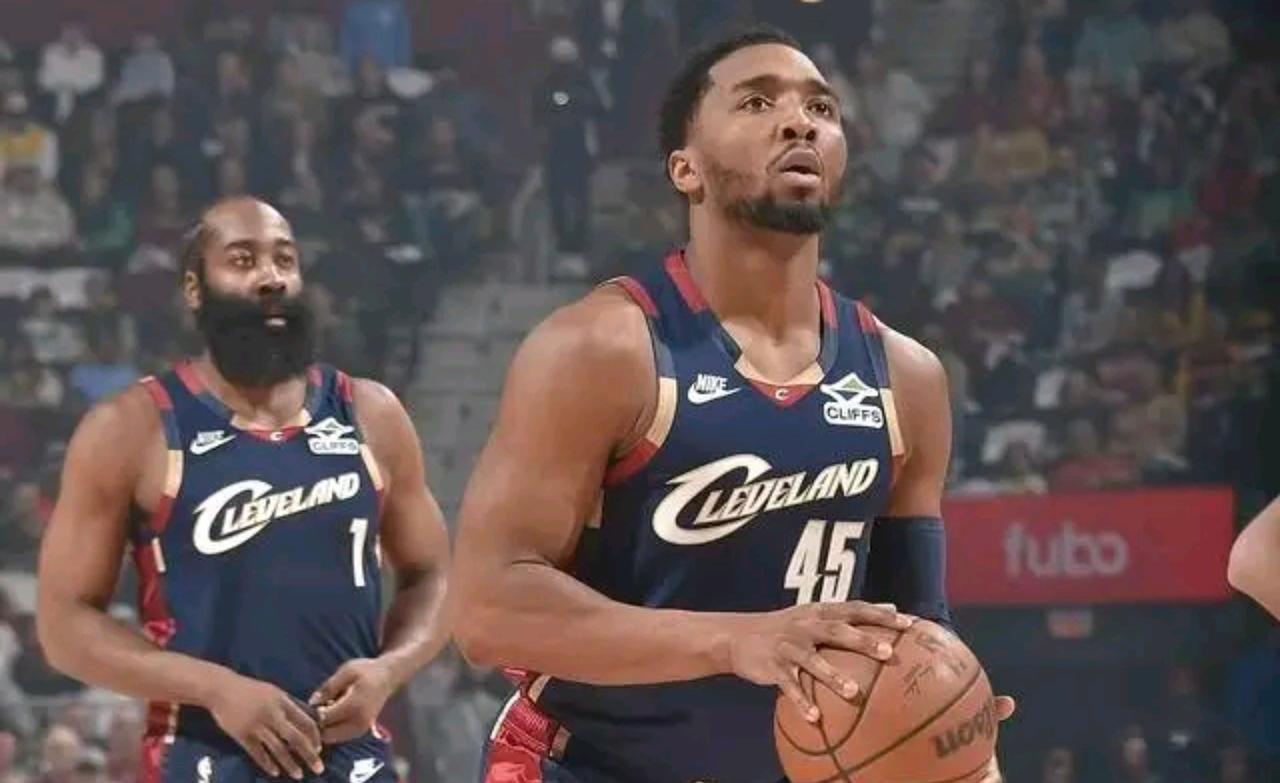 真正的球迷和哈登球迷是不可能怕的，首先第一点：骑士球迷，赛季横扫了76人，心理