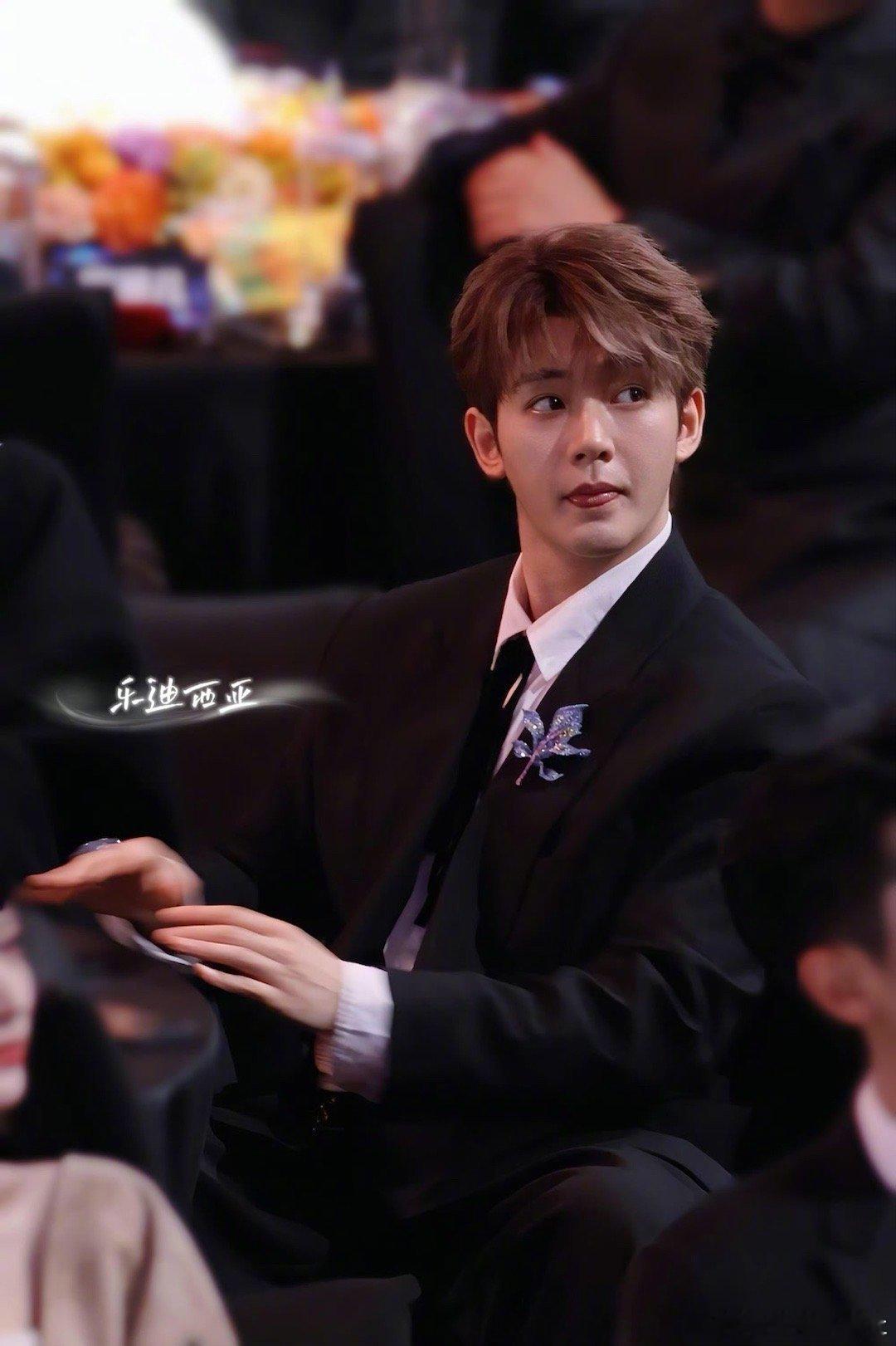 邓为哥哥又帅出了新高度，每个动作都是那么萌那么优雅！｜邓为