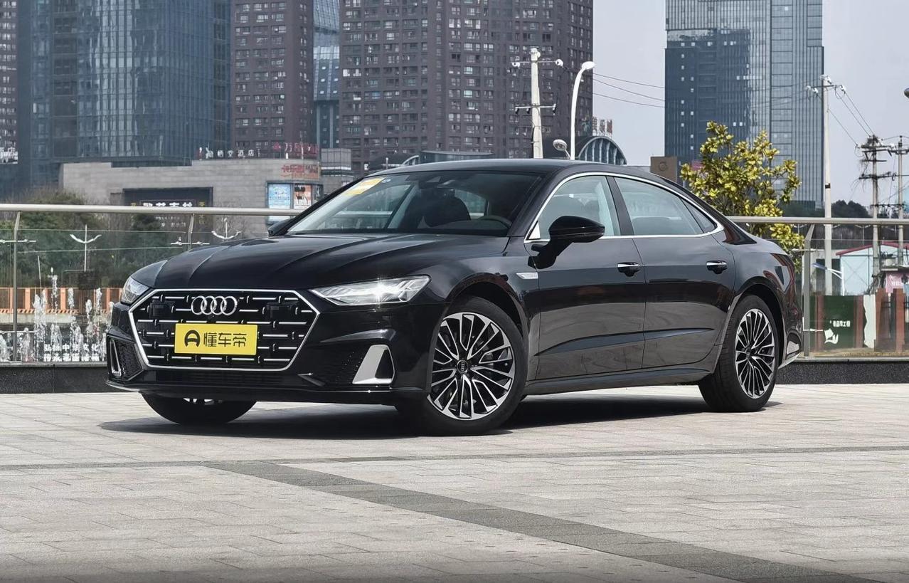 最近总有人私信我：“哥们儿，二手奥迪A7L能买吗？预算30万左右，想提个‘面子车