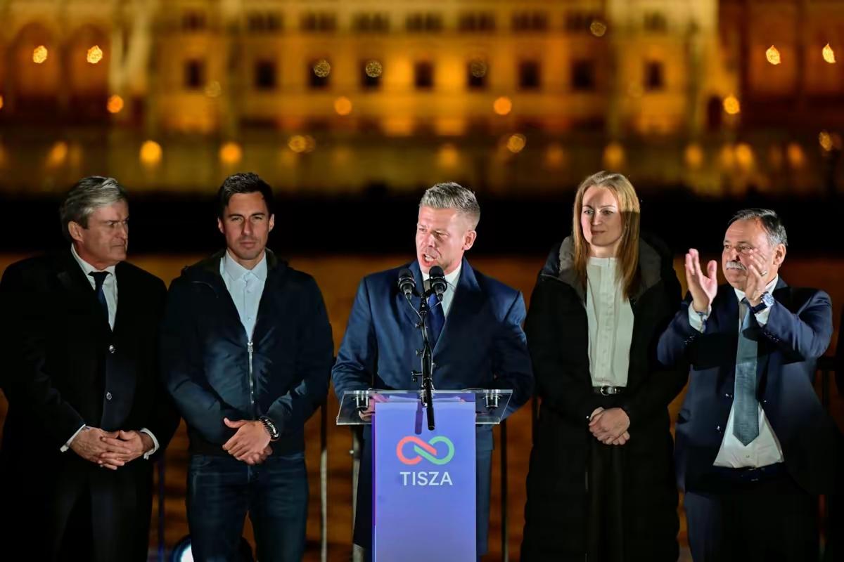 毛焦尔通告全世界，一旦内塔尼亚胡进入匈牙利，必将依法逮捕他当地时间4月20日，