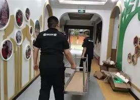 我见过最清闲、性价比最高的事业编岗位，不是机关文员，而是公办幼儿园的在编保安。