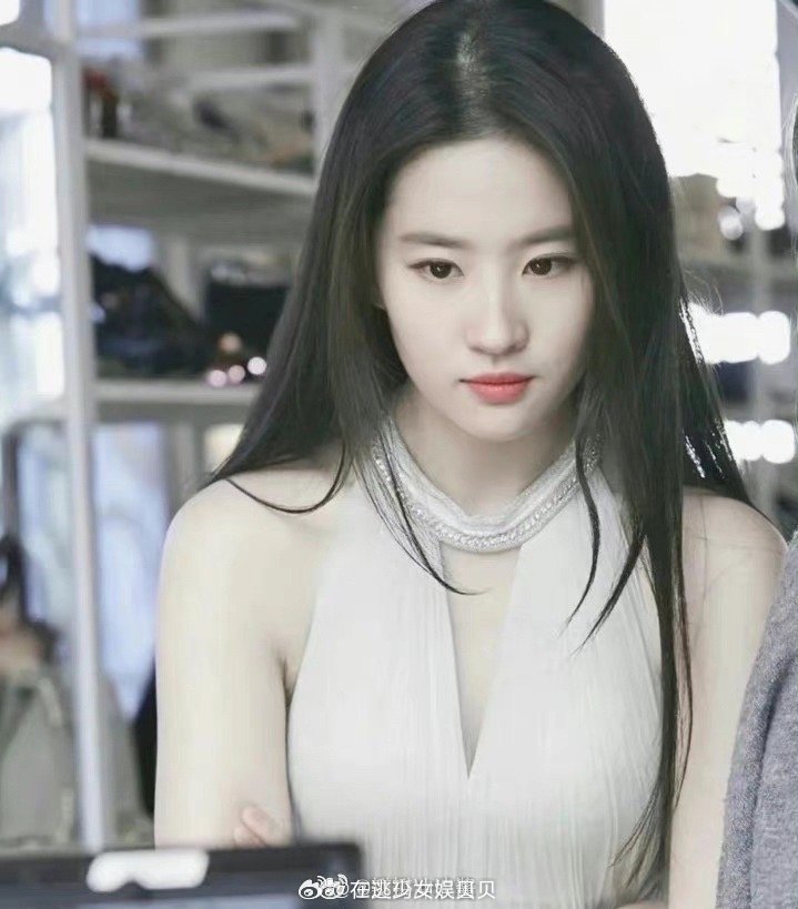 世上最难的题巅峰时期的范冰冰和刘亦菲你选谁？