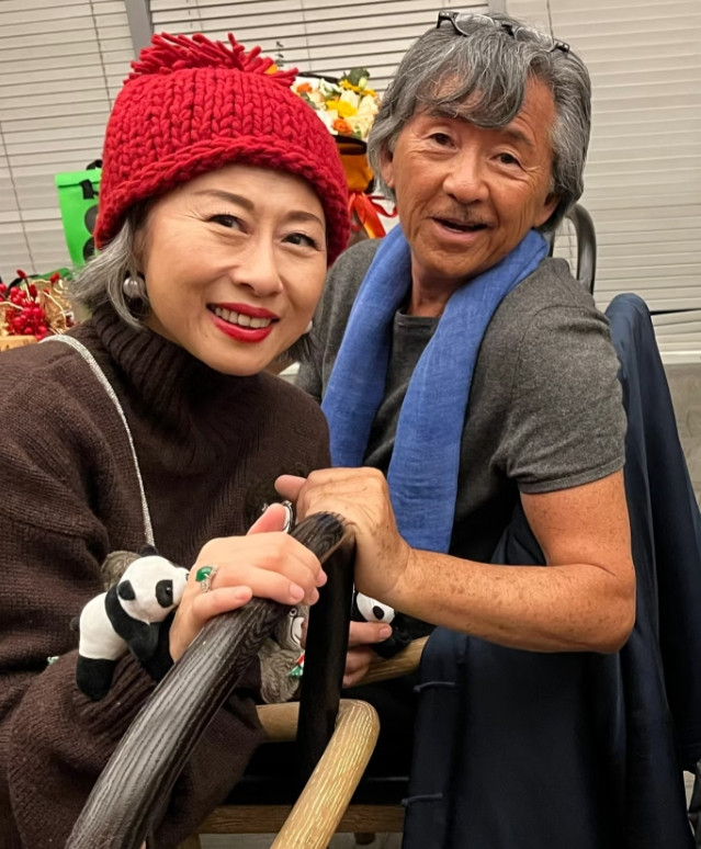 叶蒨文的危机感要来了林子祥比她大14岁，按理说男人比女人大，会更加包容疼爱女