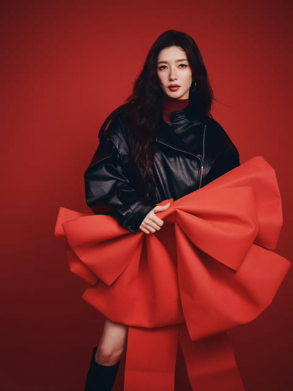 江疏影以东方绯色织就静谧诗篇