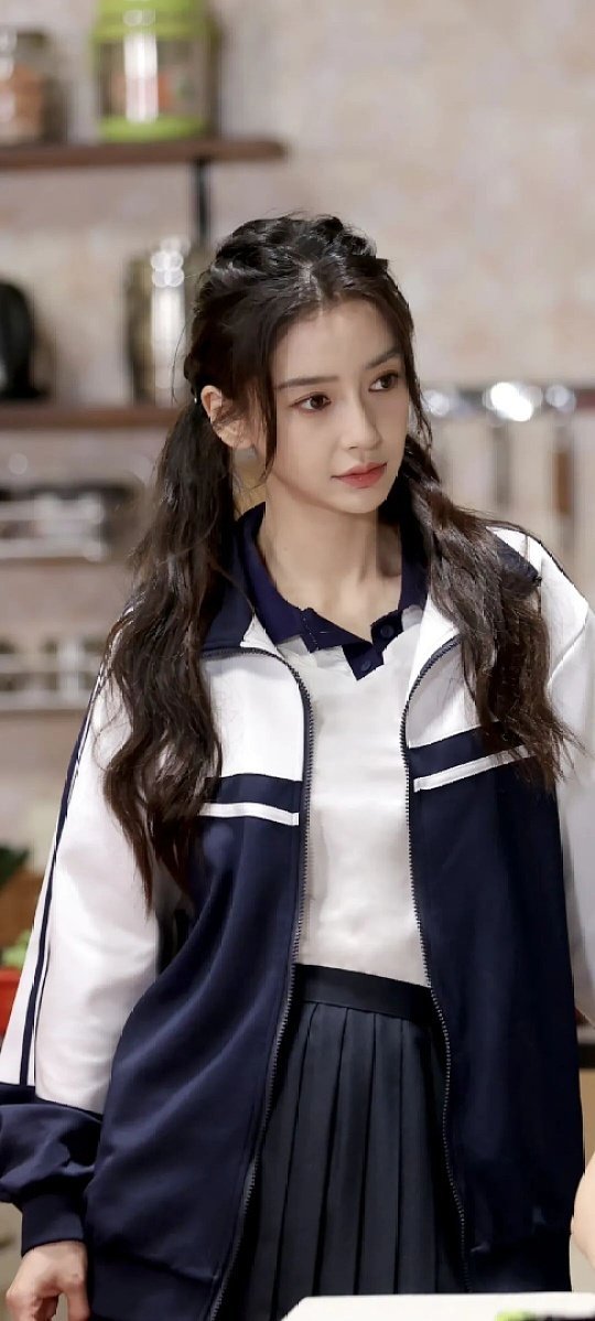 Angelababy学姐你太美好了原来真的有人能把校园氛围感焊在身上，一身清爽