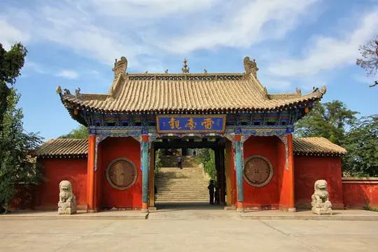 今天是中国旅游日，生活在中国旅游标志马踏飞燕出土地武威市的我发些图片资料。（图十