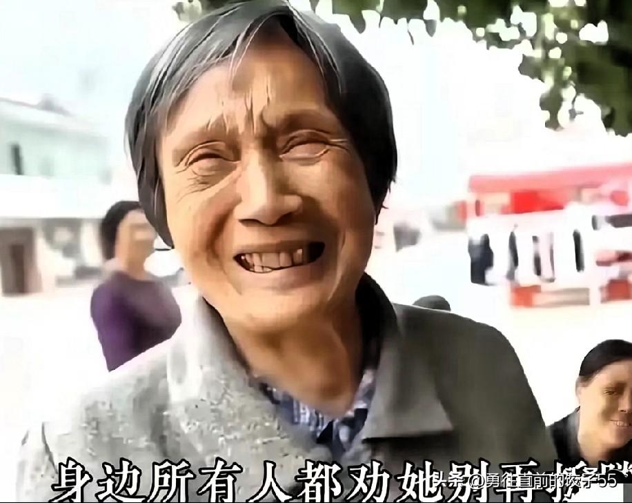 奶奶拼尽全力托举落榜孙子圆梦大学79岁的白中廷奶奶，为落榜的孙子拼出了一条