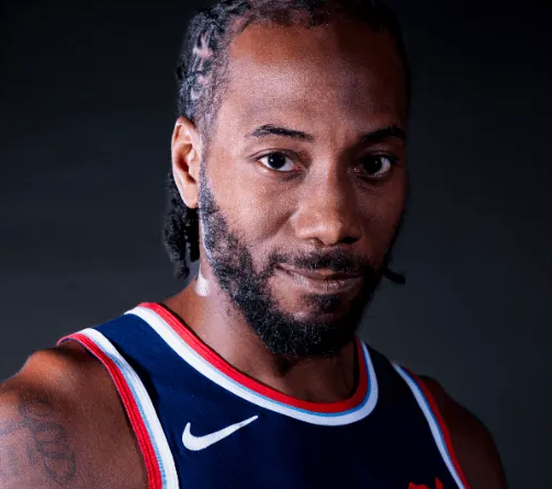 快船更新官方社媒，公布了今日比赛的伤病报告。伦纳德（脚踝扭伤）、比尔（伤病管理