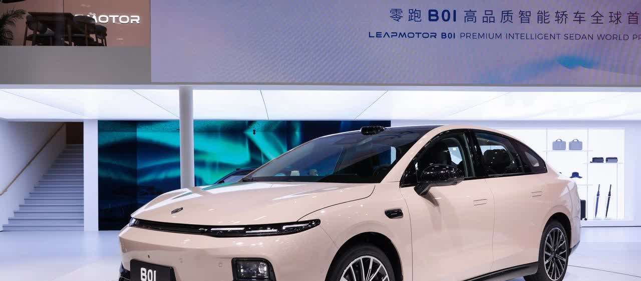 听人劝吃饱饭，2025年买车不纠结:1，要面子——买奔驰2，要豪华——买