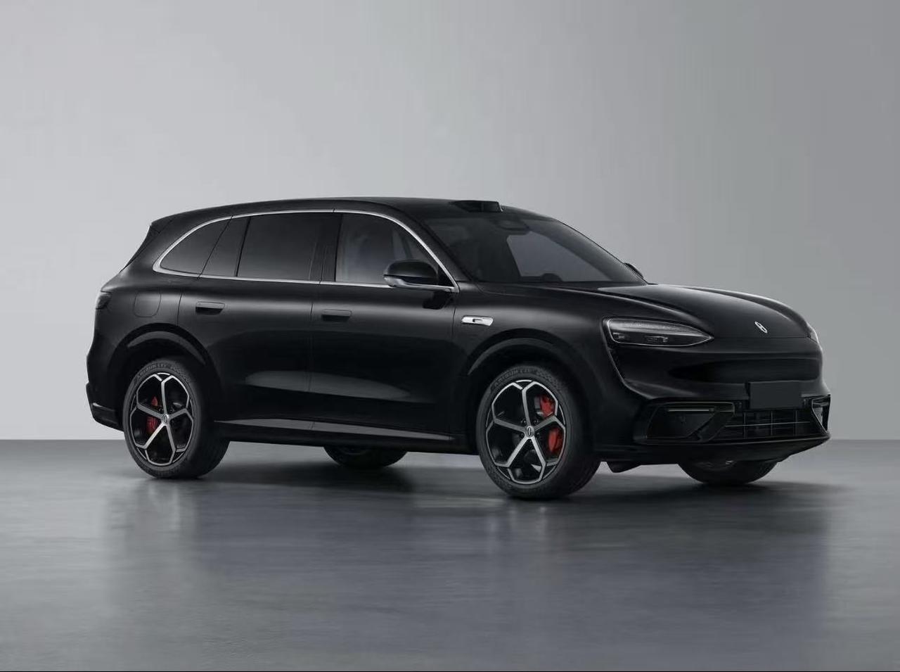 鸿蒙再发力,问界M6补齐家族版图,年轻化战略正式落地随着工信部第404批新车公