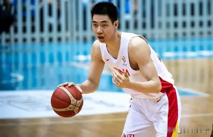 我只想夸朱俊龙！防守出色+三分球5中3中国男篮晋级四强，虽然打韩国队打的有点