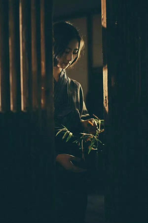“人生八靠，句句入心。”1.靠自己：风雨自己挡，人生自己闯，谁都不如自己强2.