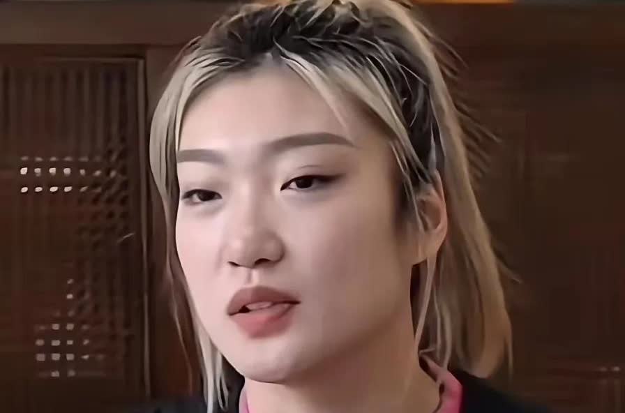 女篮失去这三个人，等于失去半壁江山，输给日本队很正常。一是郑薇。郑薇曾带