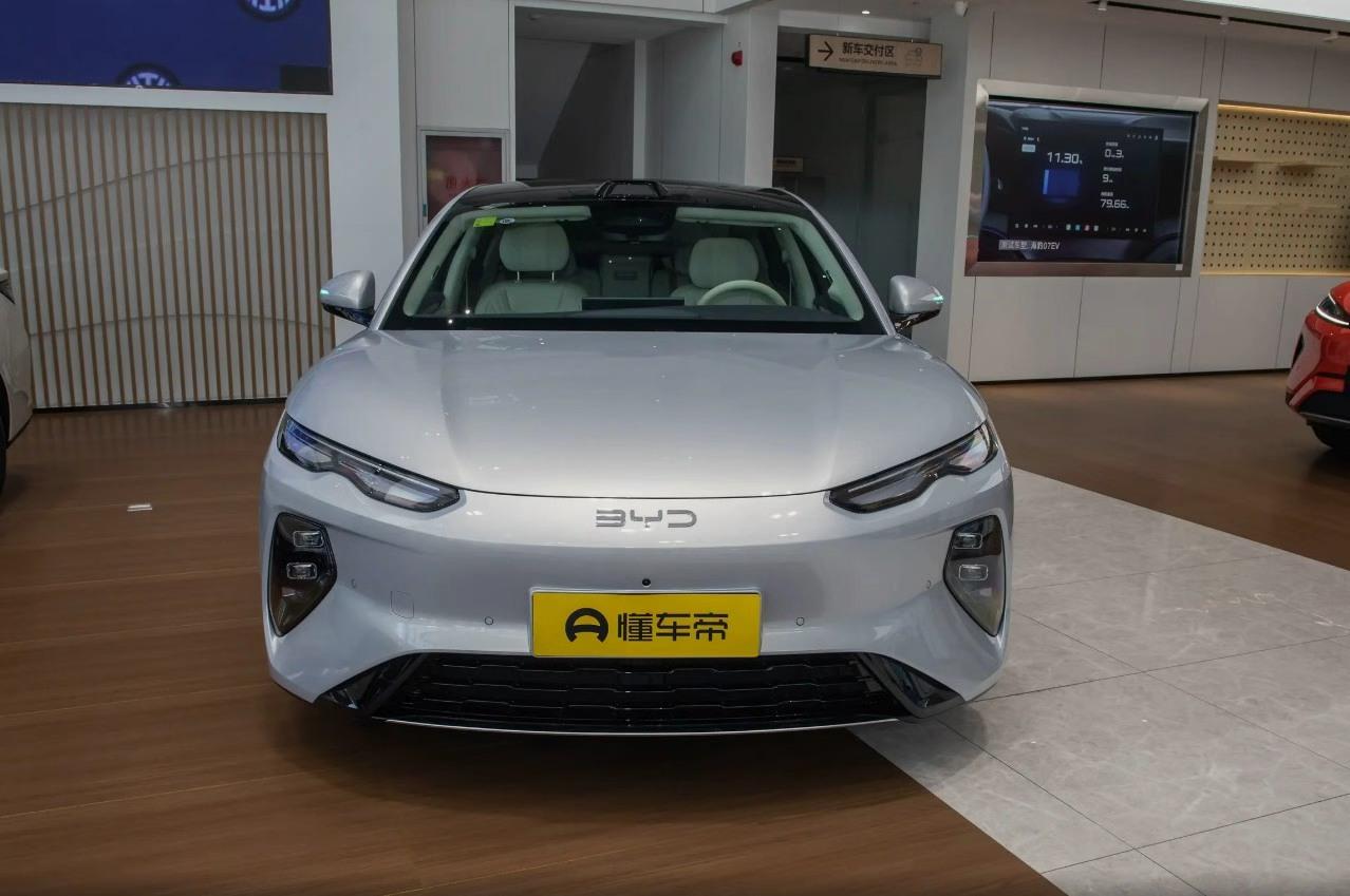 去4S店溜达，瞧见了2026款海豹08EV的实车，我就跟你好好唠唠我看车的直接感