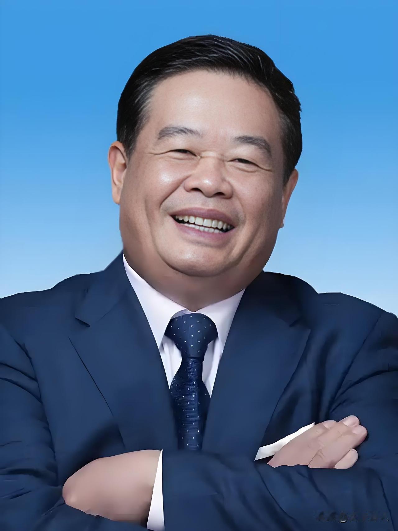 曹德旺说：以前我也被人忽悠过去做房地产，也去做过，做了两三年时间后，