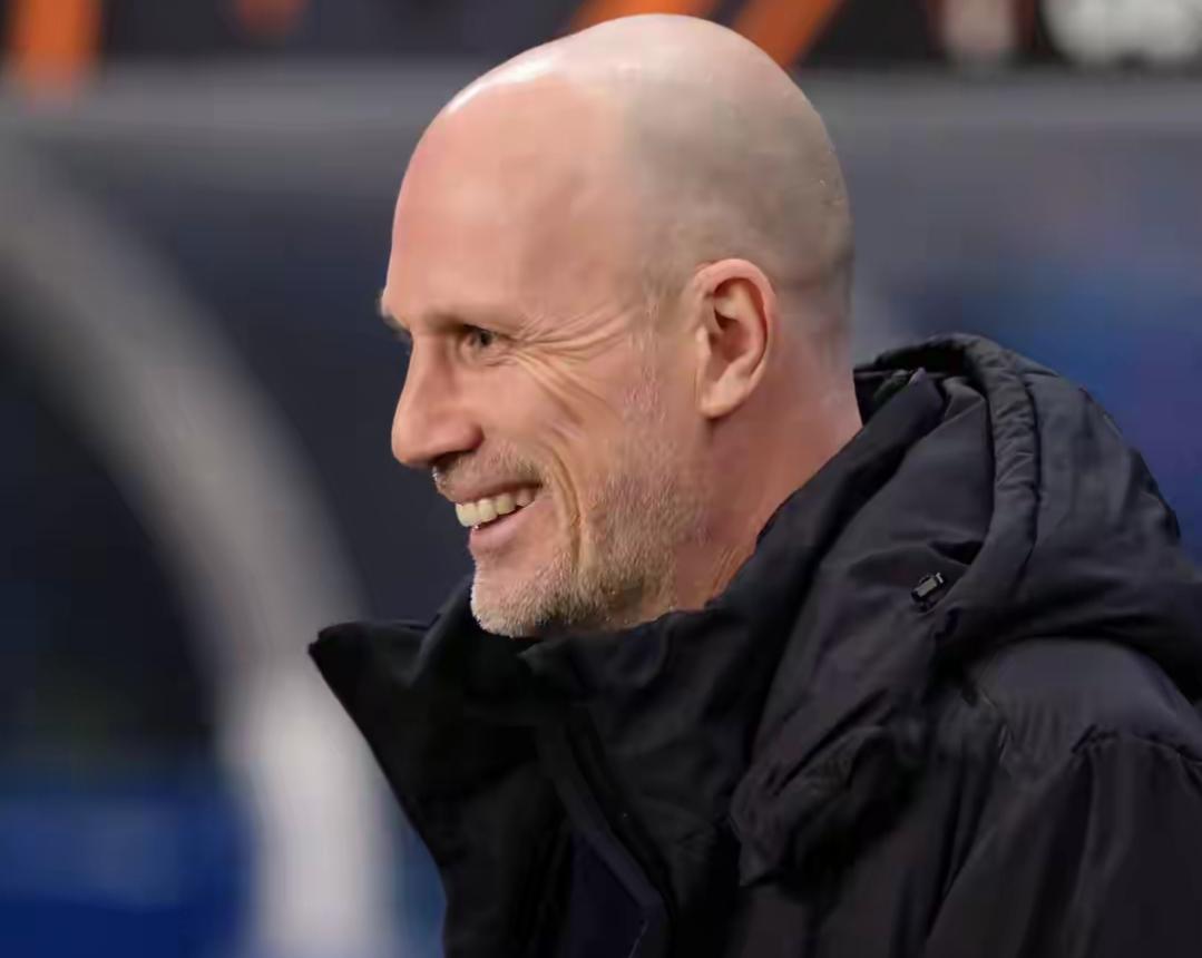 山东泰山绯闻教练跑了！昨天英冠球队诺维奇宣布，比利时名帅克莱门特将出任球队新帅