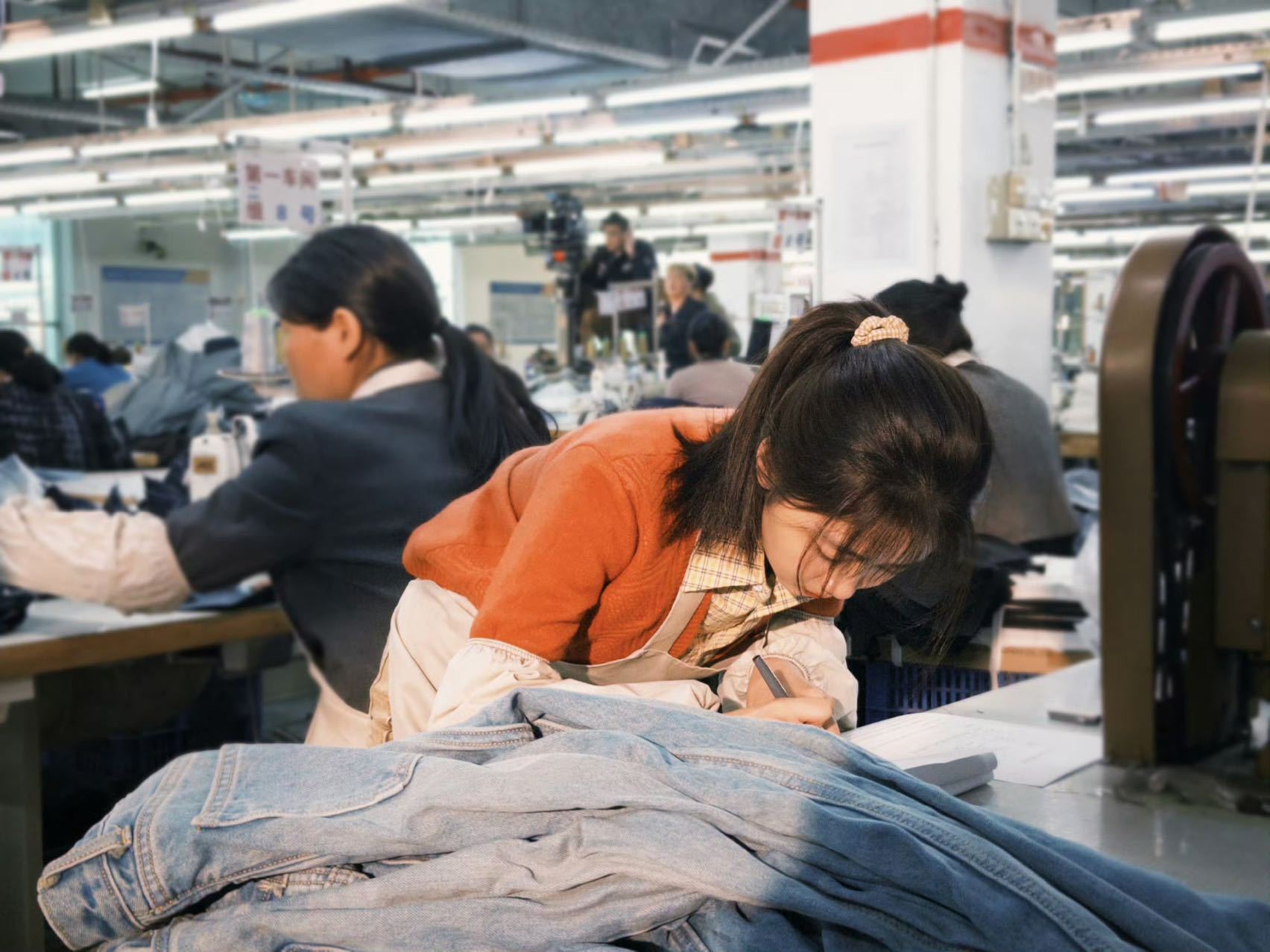 谭松韵长文回应王劲松每当看到父女的戏眼泪就显得不值钱一直往外流，婉之，加油冲