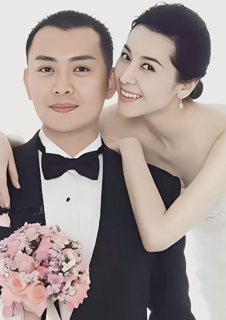 黄海冰的颜值不管放在哪个年代都是出类拔萃。年轻的时候被称为四大美男，他的古装形象