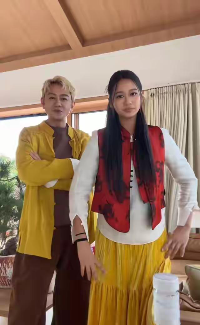 不仅弦子一家被滞留在迪拜，连演员陈浩民一家也困在了阿联酋，事实证明，哪都没