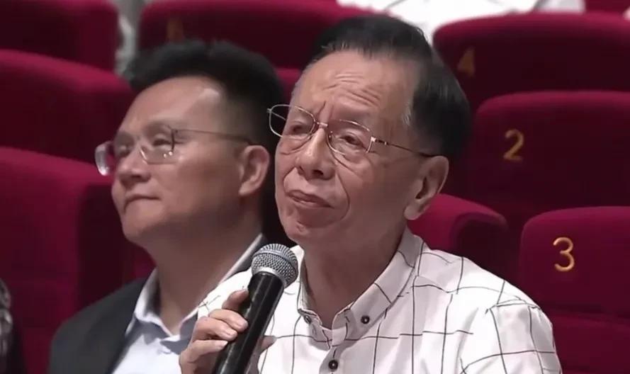 #相声界恩怨情仇#崔琦，点评相声评委李菁、王玥波、郑健等人。最近这段时间，第