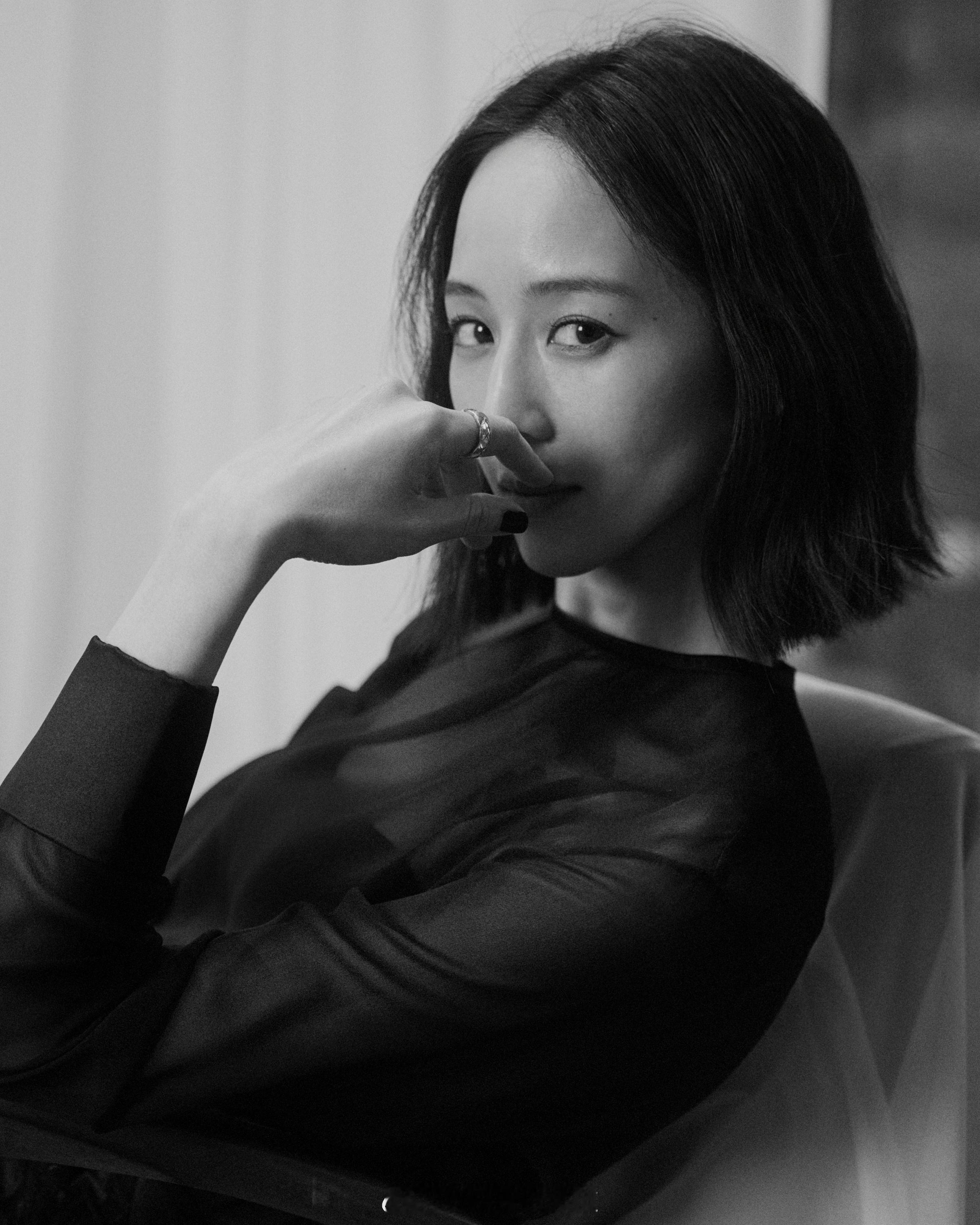 张钧甯黑色优雅穿搭