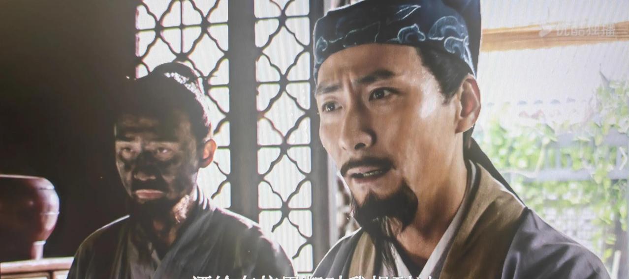 嘉靖三十九年，裕王府里添了皇孙，嘉靖帝一高兴，直接赏赐李妃娘家十万匹丝绸，价值六