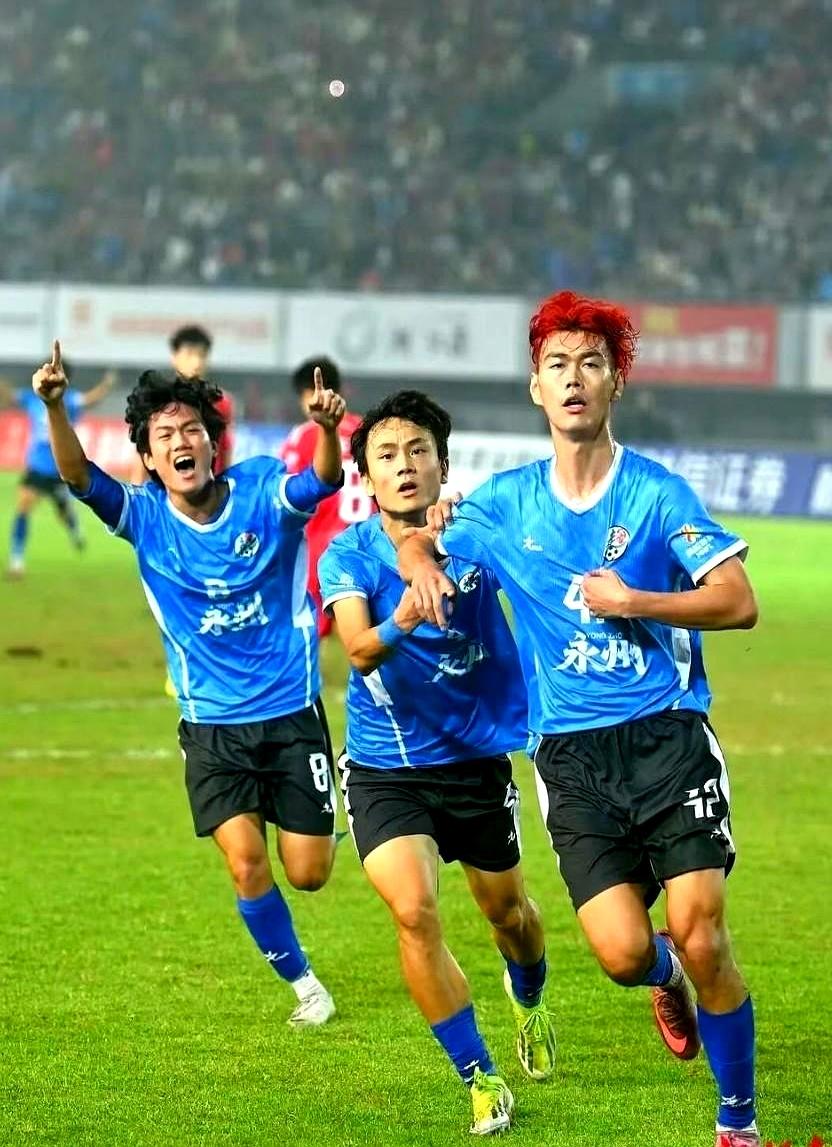 湘超这个常德队，真是让人摸不着头脑，整个一“神经刀”球队！你说他厉害吧，