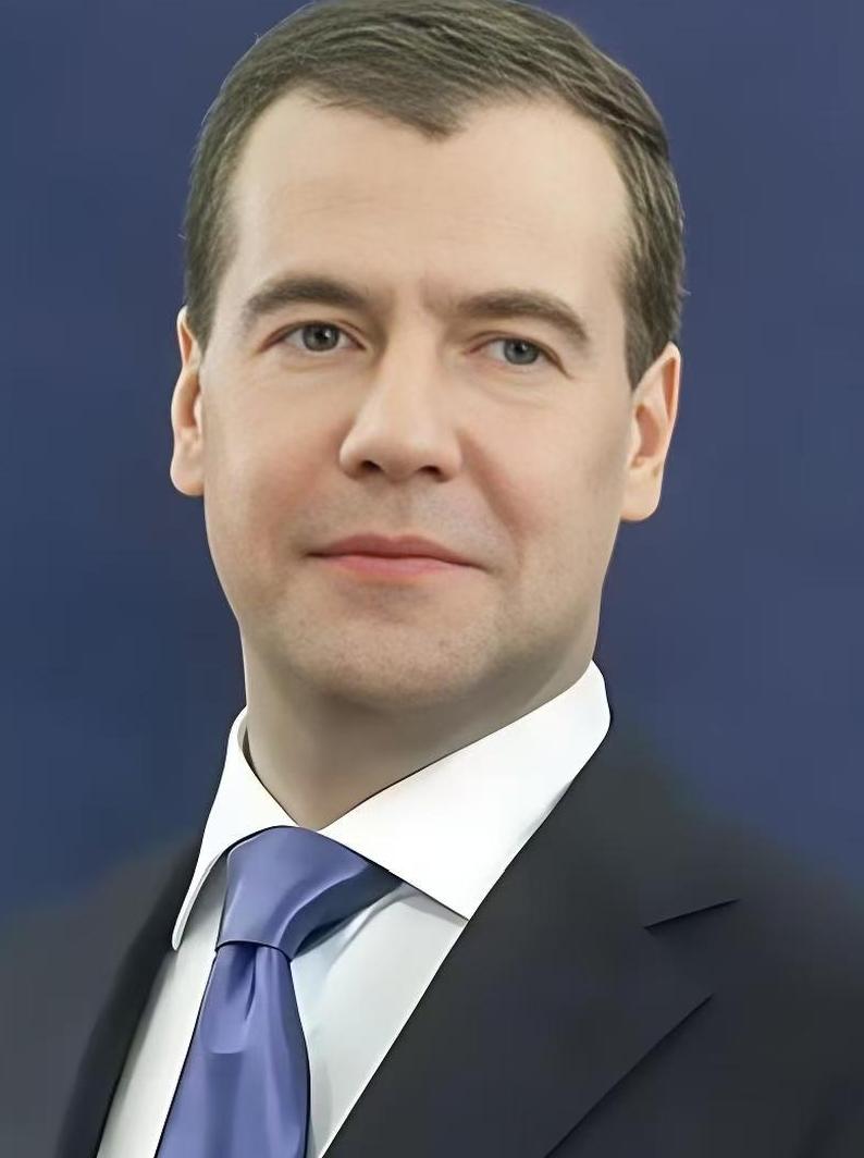 英国法国这是疯了吧？居然想给乌克兰送核弹头？胆子也太肥了！就在今天，俄罗斯对