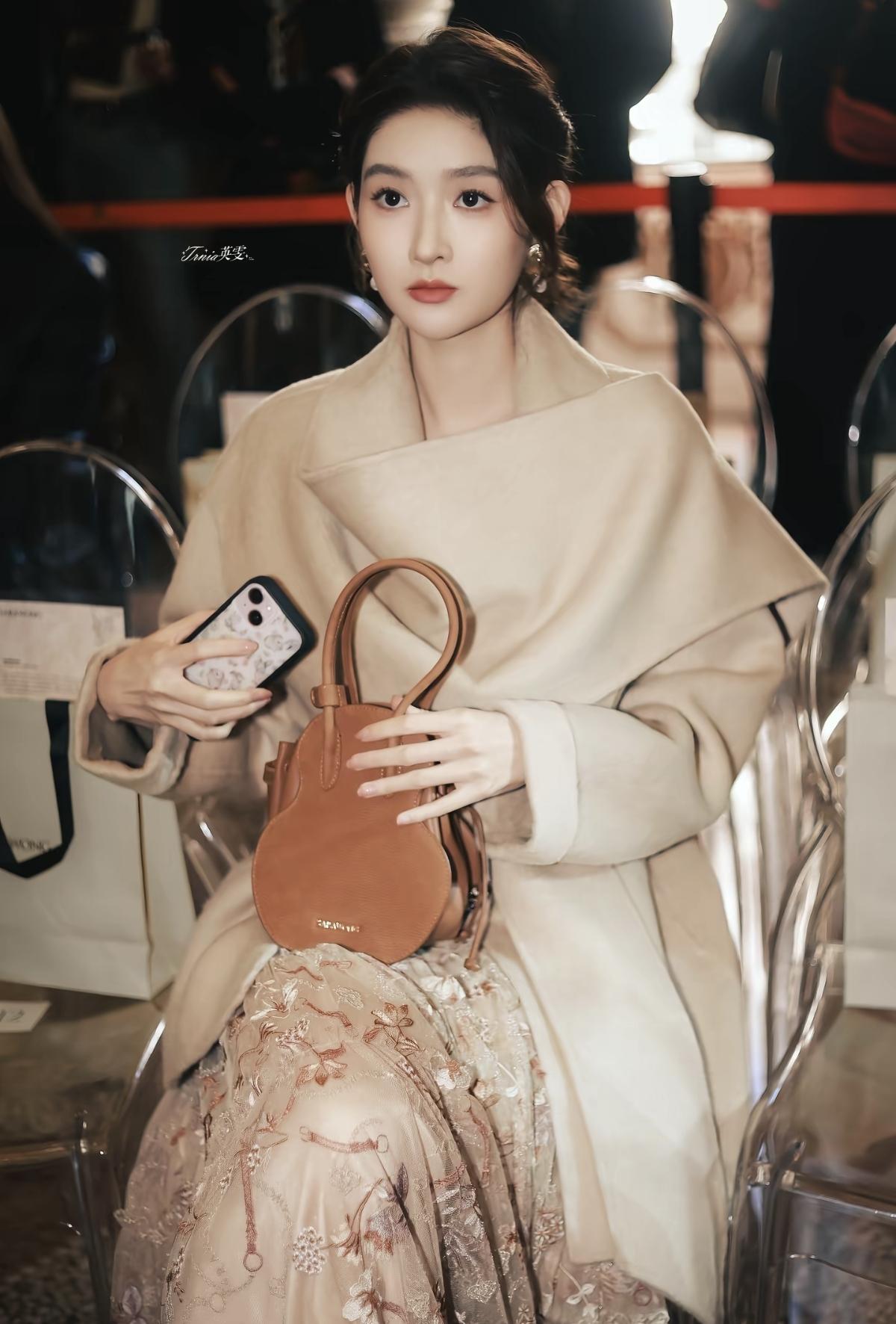 王玉雯太漂亮了[赞]优雅，大方！美出高级感[比心]娱乐明星