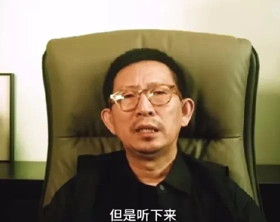丁太升说建议单依纯离常石磊远点，但我敢断定，单依纯不会离开常石磊的，她其实是故意
