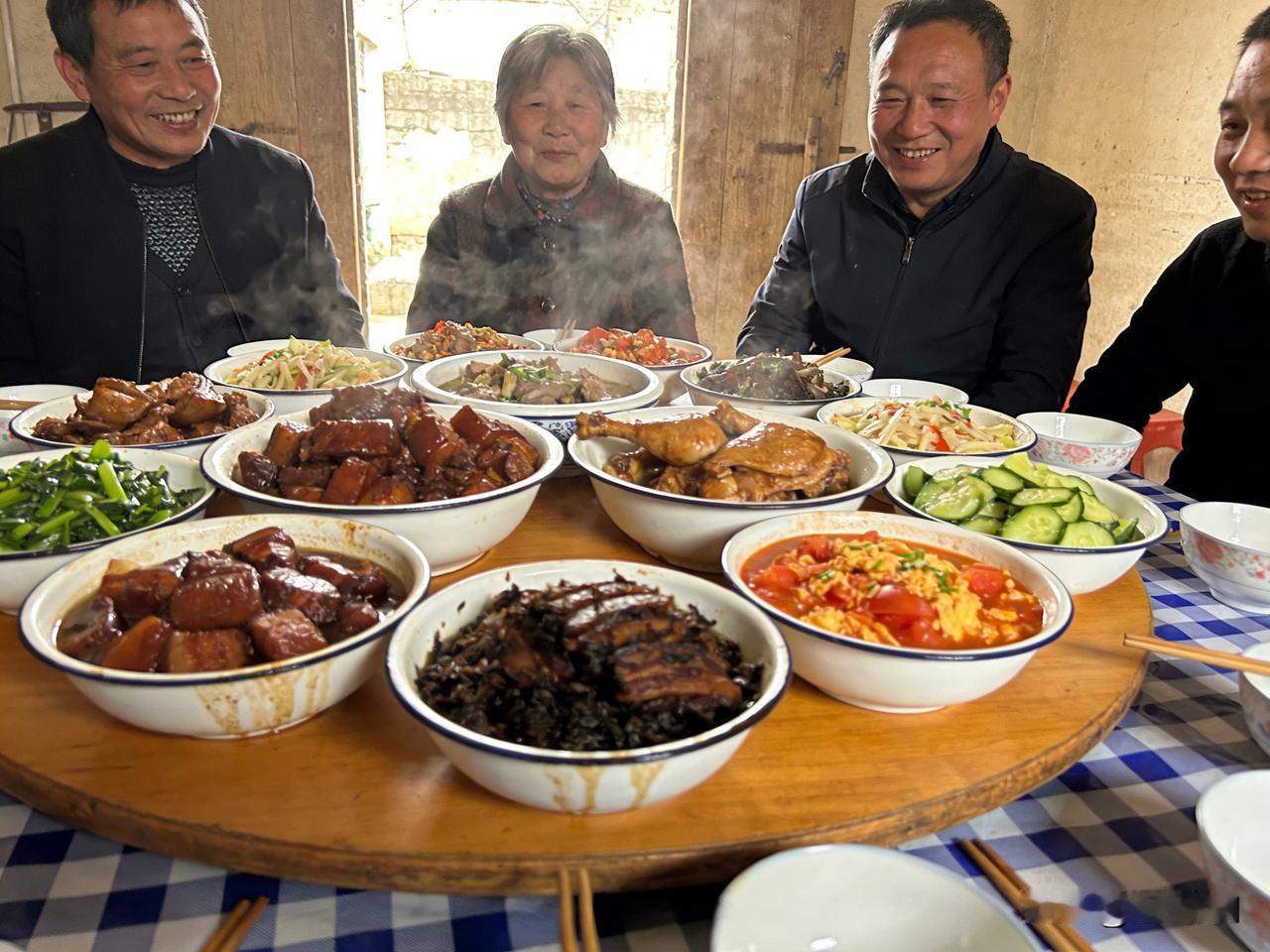 过年了才知道农村有亲戚是真好，别以为农村人往城市跑住你家里，更不要嫌弃农村人，往