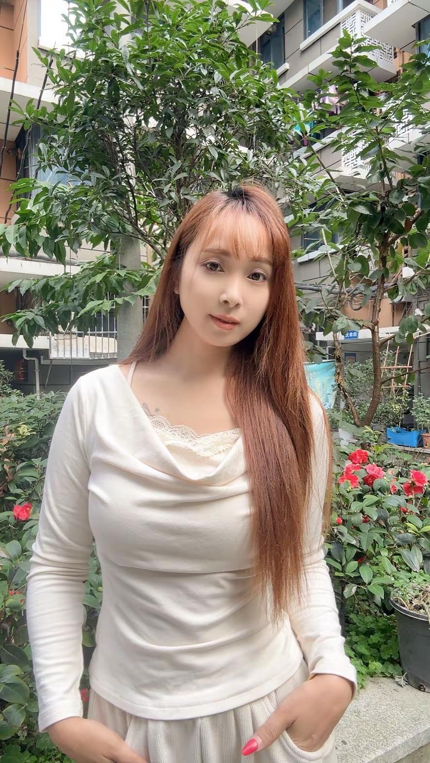 88年的龙，虚岁38岁！我会有鱼尾纹会有白头发，我会带着柴米油盐的生活气息，踏入