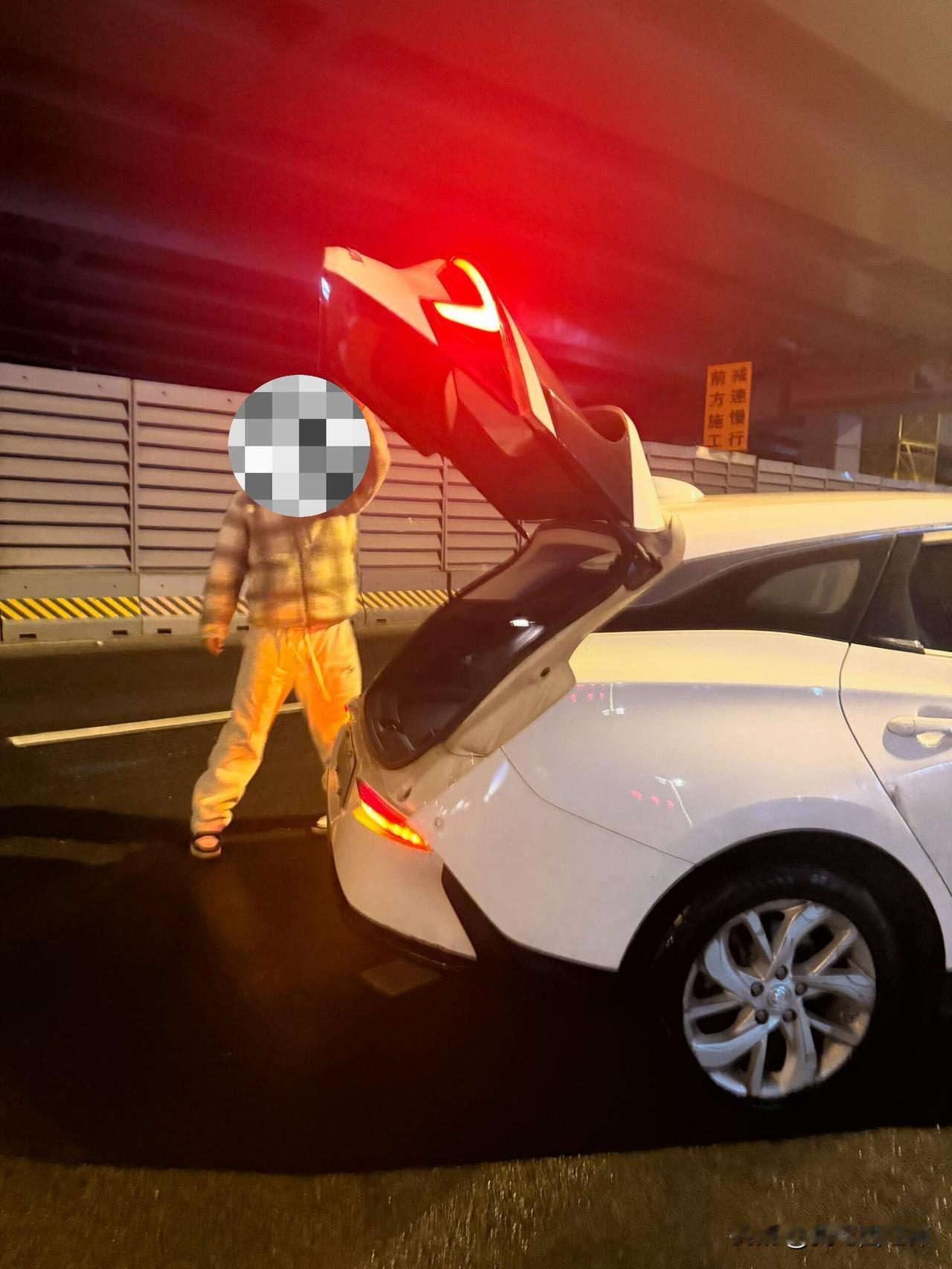 500块，怎么拿回来，大家帮我想想办法我今天的遭遇，在上海，早上5点多约了个顺