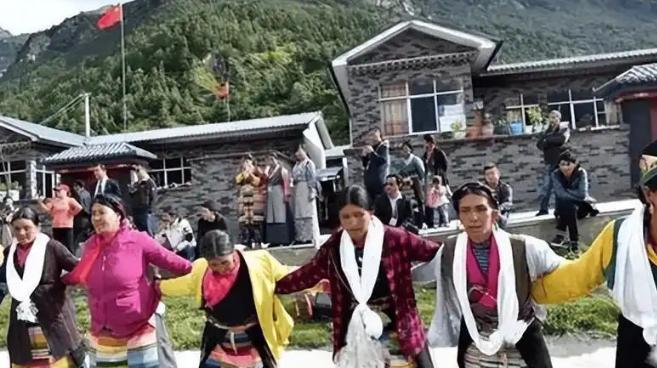 为什么说人要学会谦卑（迁碑）！看看边境达曼民族就知道了，这个在中国边境生活了近两