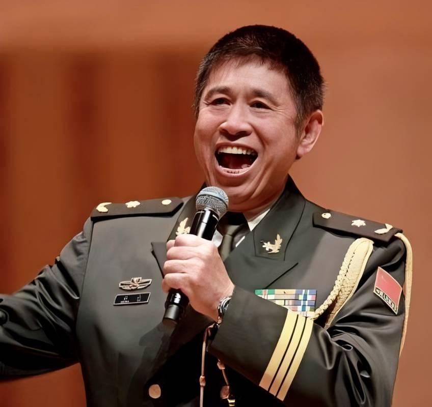 被称中国帕瓦罗蒂！军旅歌唱家一生歌声嘹亮，惊艳中外乐坛程志1946年生于