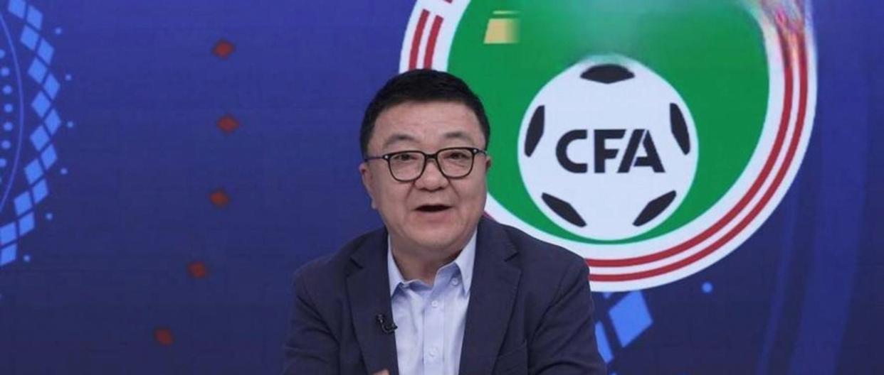 自掏5400万的董路，开500万的劳斯莱斯，住10万一平的豪宅，手腕上是百万名表