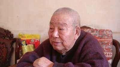 1951年，已经饿了3天的唐满洋，趁着夜色率部爬上了美军580.7高地，谁知上面
