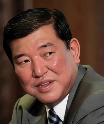 麻生太郎居然失算了！逼退石破茂被曝光，然而石破茂强势回应：“不打算辞职”，日
