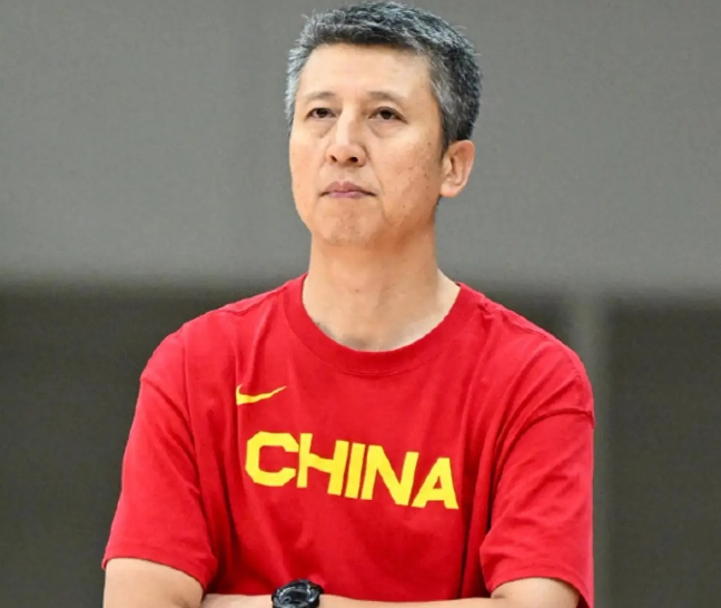 三场热身赛打下来：老叔心目中男篮主力“呼之欲出”！控球后卫：基本确定赵睿（候