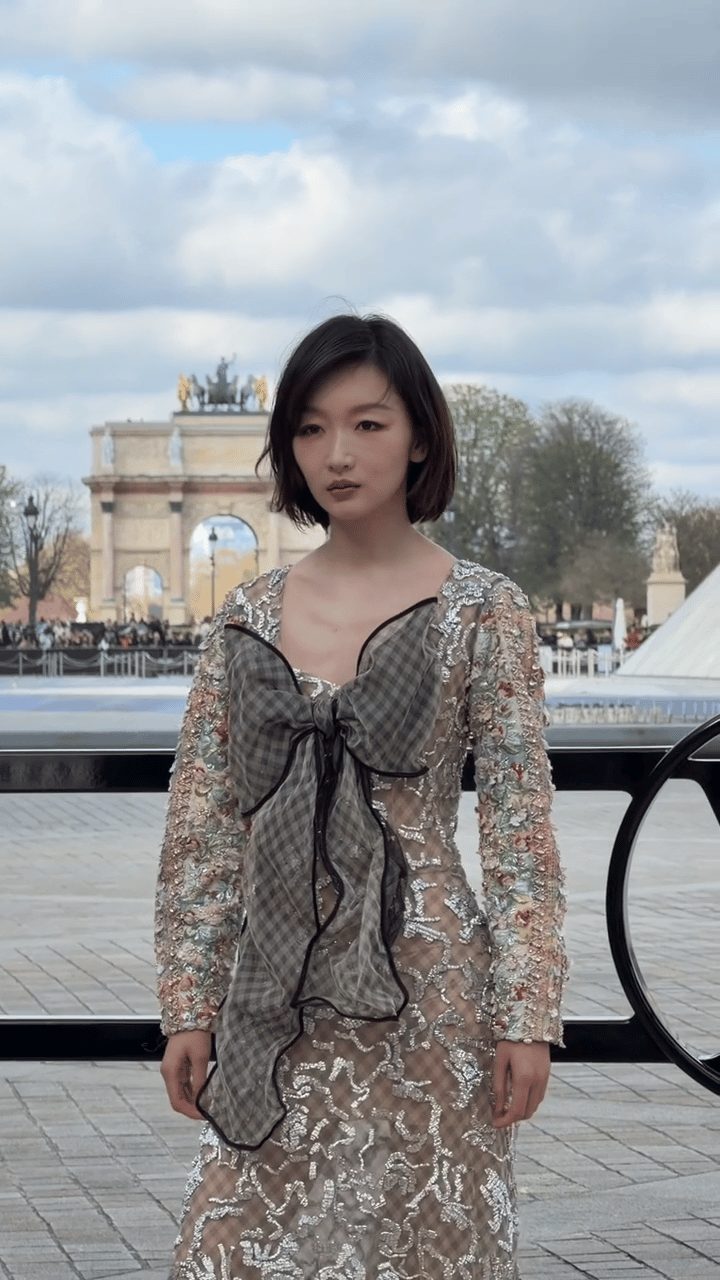 34岁的周冬雨还是挺清纯的！