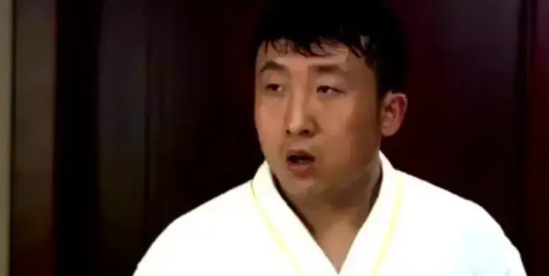 《生万物》中第一集中就出现了一个很熟悉的面孔，土匪二当家的。我在网上查了查，他