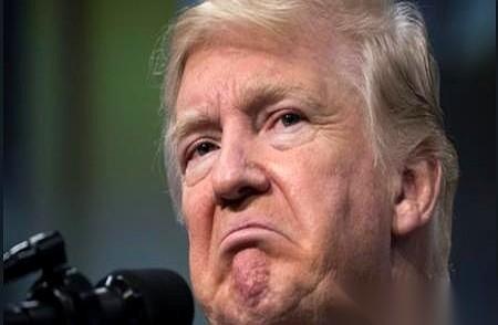 美国人今年扔出两记重拳，全世界都等着看我们怎么接。第一拳，上百架飞机扑向委内瑞